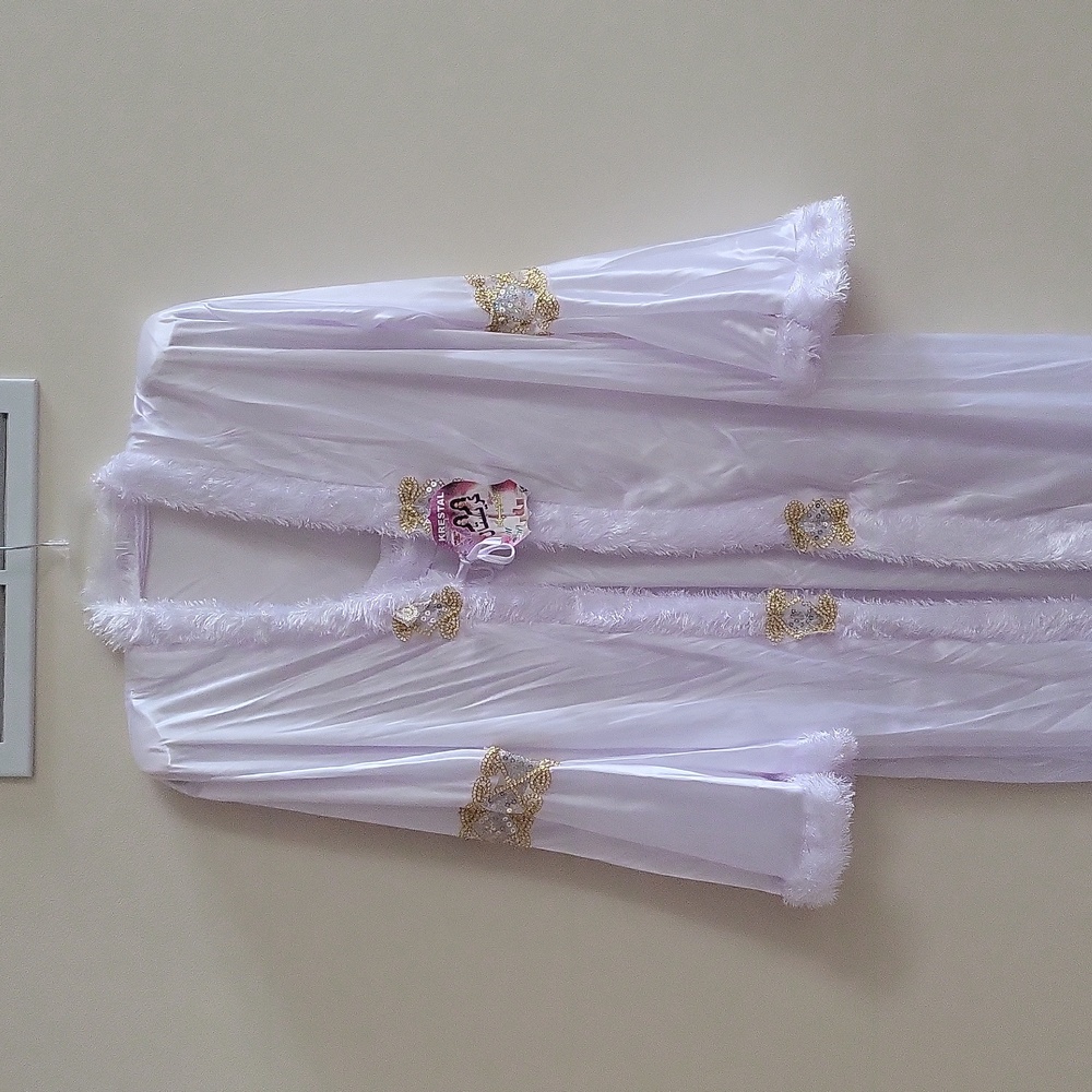 Womens medium/large WHITE nightgown w/robe new w/ tags super sexy! made in Egypt